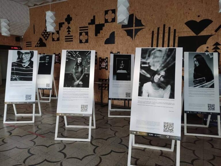 «16 днів проти насильства»: у Львові відкрилась фотовиставка «Небезмежність»
