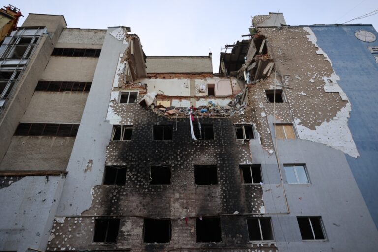 Львівська міська рада допомагає мешканцям, чиє житло постраждало від обстрілів