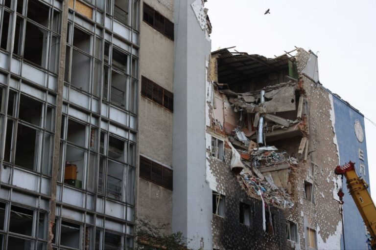 Ще понад 100 мешканців, чиє житло постраждало від обстрілів росії, отримають допомогу від міста