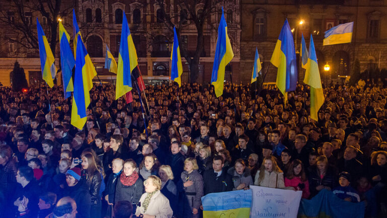 До Дня Гідності та Свободи управління соціального захисту виплатить допомогу постраждалим учасникам Революції Гідності