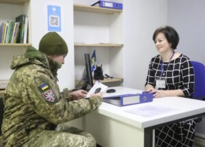 Як Львів допомагатиме захисникам у наступні роки: сесія затвердила комплексну програму підтримки воїнів та їх родин